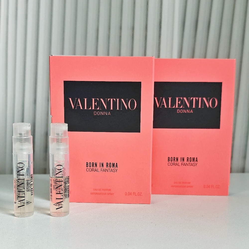2 New Valentino Donna Born in Roma Coral Fantasy edp 0.04oz/1.2ml Sample Spray